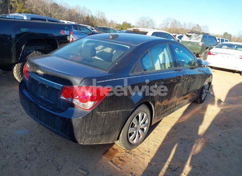Photo 4 of 2015 Chevrolet Cruze LS AUTO (VIN 1G1PA5SG4F7220690)