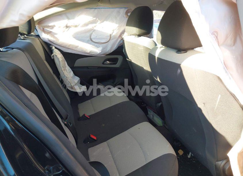 Photo 8 of 2015 Chevrolet Cruze LS AUTO (VIN 1G1PA5SG4F7220690)