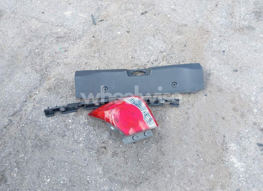 Photo 12 of 2015 Chevrolet Cruze LS AUTO (VIN 1G1PA5SG4F7257884)