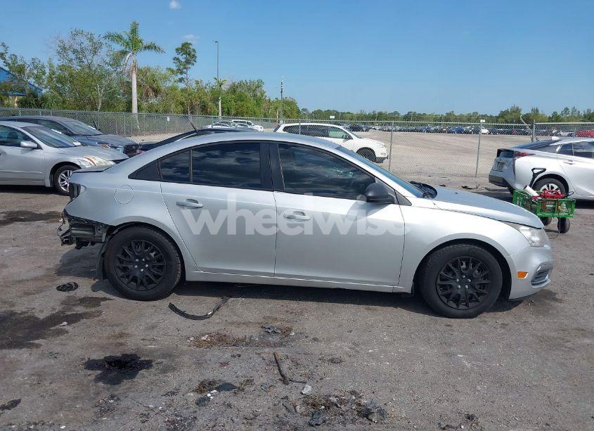 Photo 14 of 2015 Chevrolet Cruze LS AUTO (VIN 1G1PA5SG4F7257884)