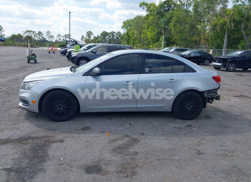 Photo 15 of 2015 Chevrolet Cruze LS AUTO (VIN 1G1PA5SG4F7257884)