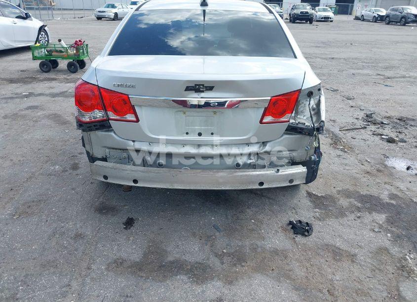 Photo 6 of 2015 Chevrolet Cruze LS AUTO (VIN 1G1PA5SG4F7257884)