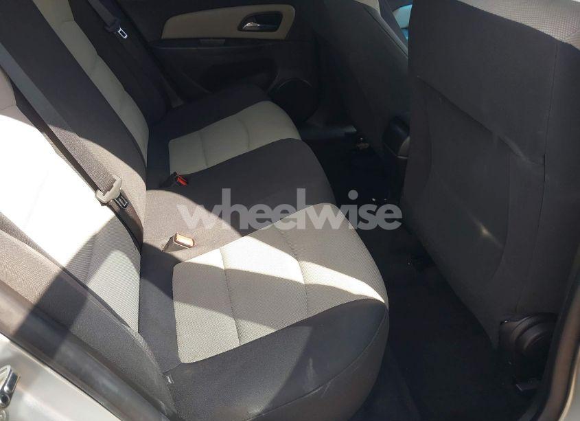 Photo 8 of 2015 Chevrolet Cruze LS AUTO (VIN 1G1PA5SG4F7257884)