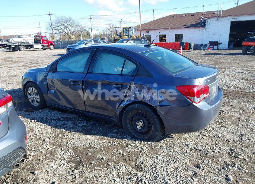 Photo 3 of 2013 Chevrolet Cruze LS AUTO (VIN 1G1PA5SG5D7154423)