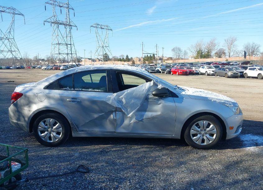 Photo 13 of 2013 Chevrolet Cruze LS AUTO (VIN 1G1PA5SG5D7191472)