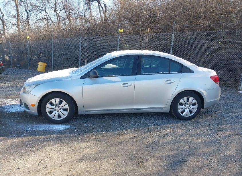 Photo 14 of 2013 Chevrolet Cruze LS AUTO (VIN 1G1PA5SG5D7191472)