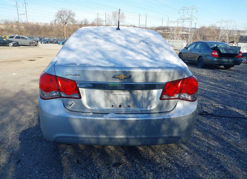 Photo 16 of 2013 Chevrolet Cruze LS AUTO (VIN 1G1PA5SG5D7191472)