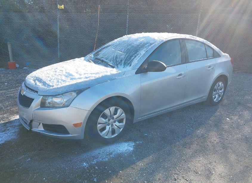 Photo 2 of 2013 Chevrolet Cruze LS AUTO (VIN 1G1PA5SG5D7191472)