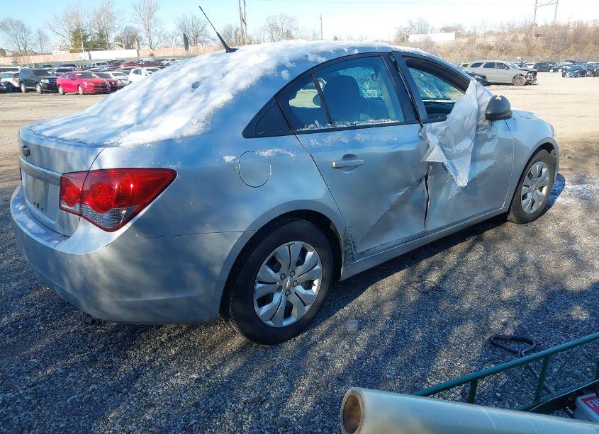 Photo 4 of 2013 Chevrolet Cruze LS AUTO (VIN 1G1PA5SG5D7191472)