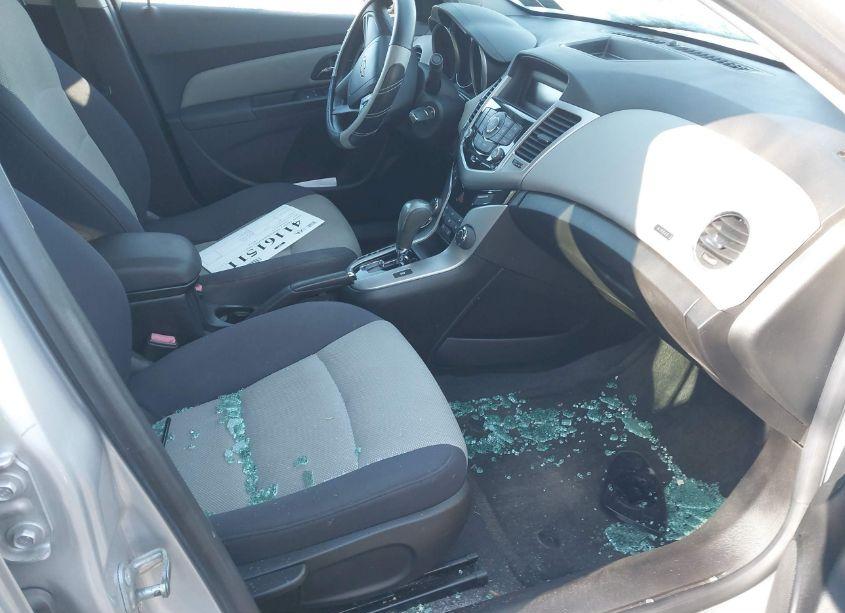 Photo 5 of 2013 Chevrolet Cruze LS AUTO (VIN 1G1PA5SG5D7191472)