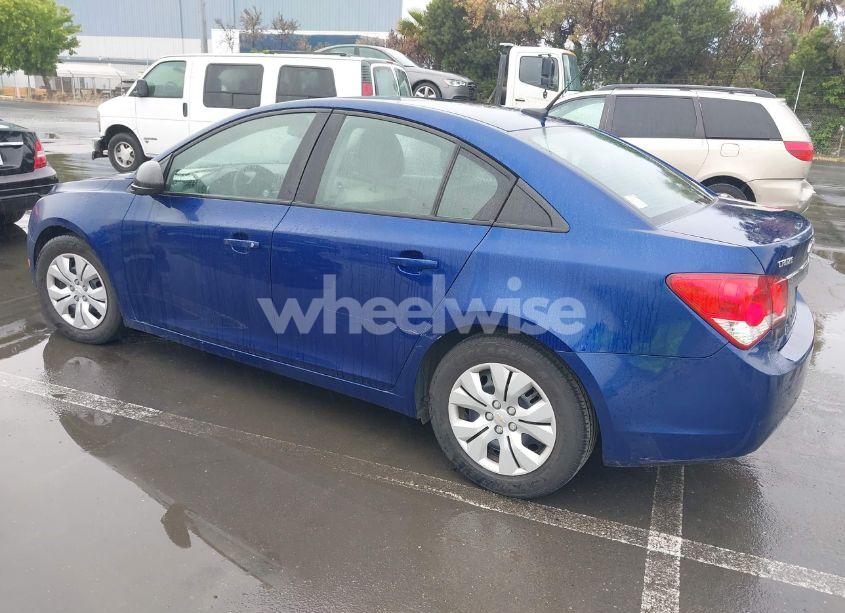 Photo 3 of 2013 Chevrolet Cruze LS AUTO (VIN 1G1PA5SG5D7222140)