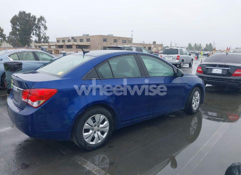 Photo 4 of 2013 Chevrolet Cruze LS AUTO (VIN 1G1PA5SG5D7222140)