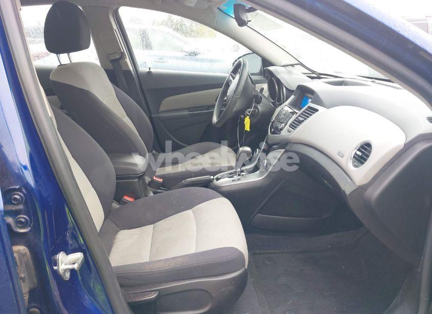 Photo 5 of 2013 Chevrolet Cruze LS AUTO (VIN 1G1PA5SG5D7222140)