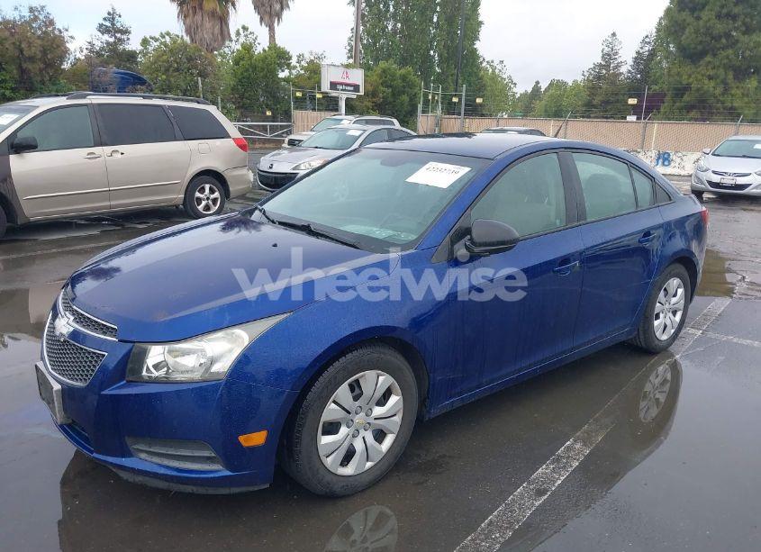 Photo 6 of 2013 Chevrolet Cruze LS AUTO (VIN 1G1PA5SG5D7222140)