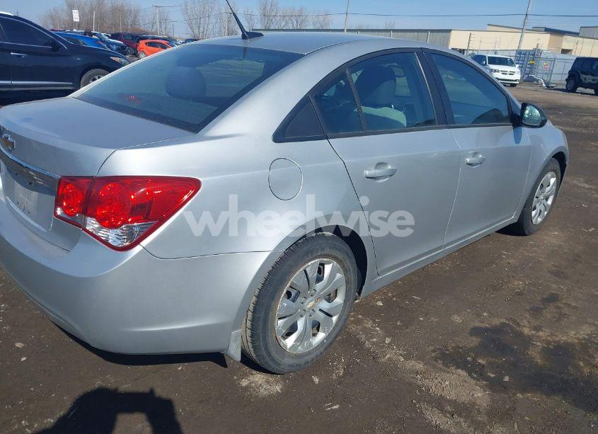 Photo 4 of 2013 Chevrolet Cruze LS AUTO (VIN 1G1PA5SG5D7242064)