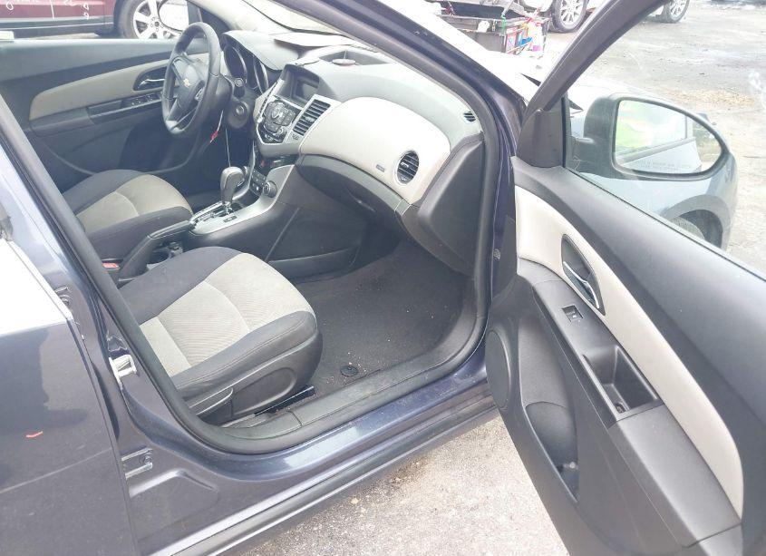 Photo 5 of 2013 Chevrolet Cruze LS AUTO (VIN 1G1PA5SG5D7244767)