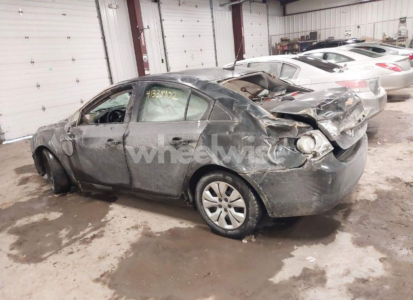 Photo 14 of 2013 Chevrolet Cruze LS AUTO (VIN 1G1PA5SG5D7277719)