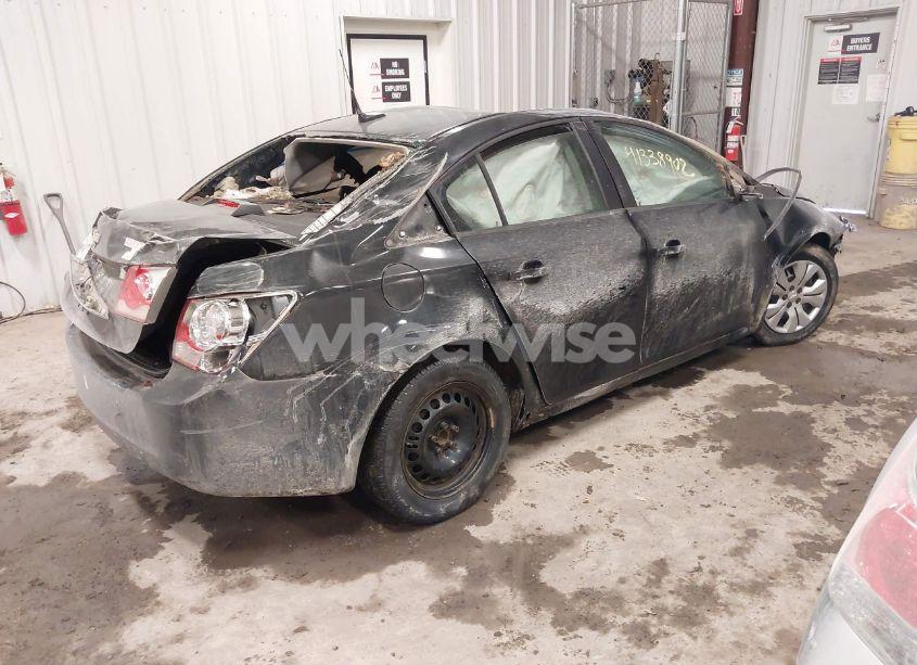 Photo 4 of 2013 Chevrolet Cruze LS AUTO (VIN 1G1PA5SG5D7277719)