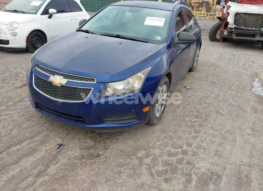 Photo 2 of 2013 Chevrolet Cruze LS AUTO (VIN 1G1PA5SG5D7306328)
