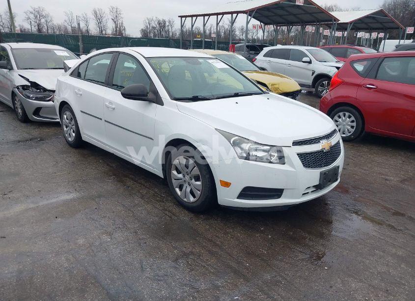 2013 Chevrolet Cruze LS AUTO (VIN 1G1PA5SG5D7312744) main photo