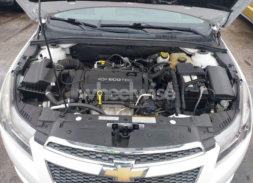 Photo 10 of 2013 Chevrolet Cruze LS AUTO (VIN 1G1PA5SG5D7312744)