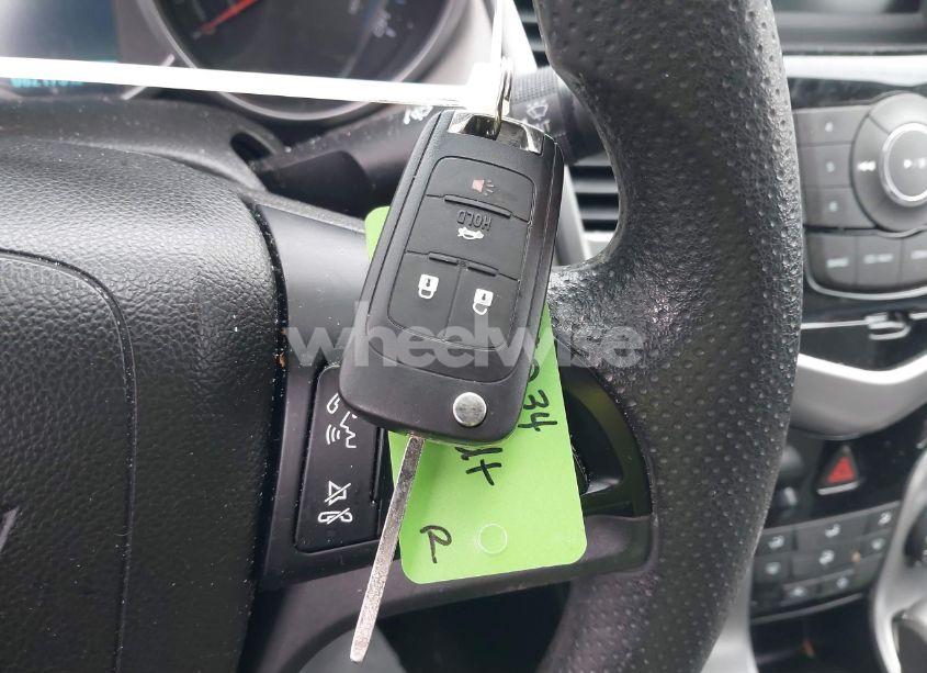 Photo 11 of 2013 Chevrolet Cruze LS AUTO (VIN 1G1PA5SG5D7312744)