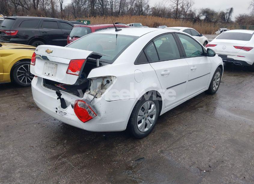 Photo 4 of 2013 Chevrolet Cruze LS AUTO (VIN 1G1PA5SG5D7312744)