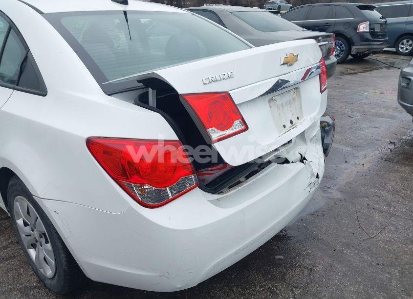 Photo 6 of 2013 Chevrolet Cruze LS AUTO (VIN 1G1PA5SG5D7312744)
