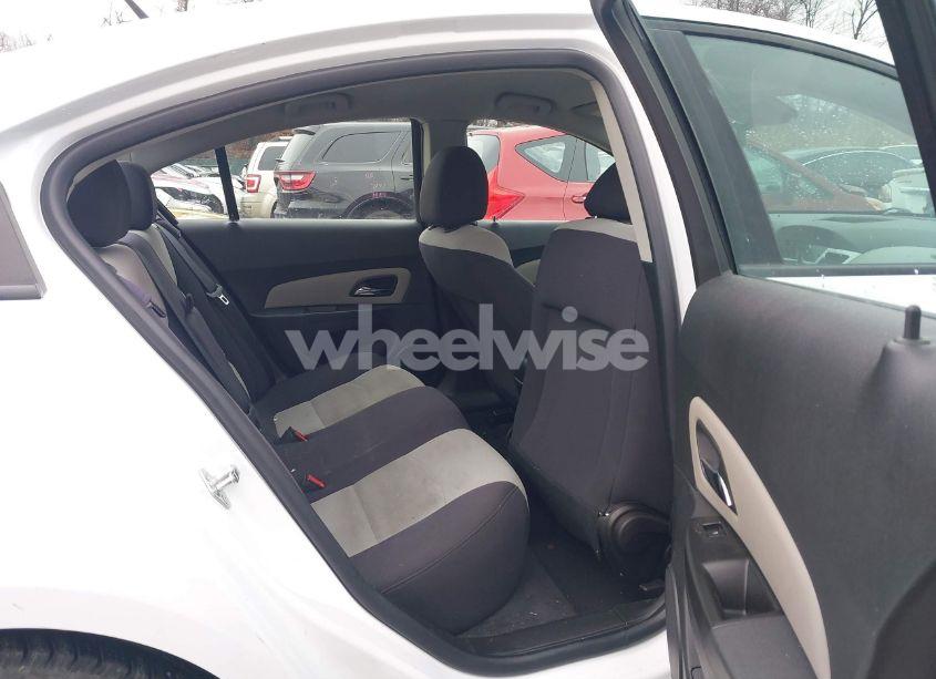 Photo 8 of 2013 Chevrolet Cruze LS AUTO (VIN 1G1PA5SG5D7312744)