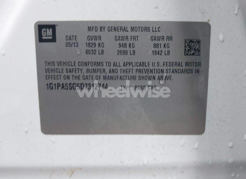 Photo 9 of 2013 Chevrolet Cruze LS AUTO (VIN 1G1PA5SG5D7312744)