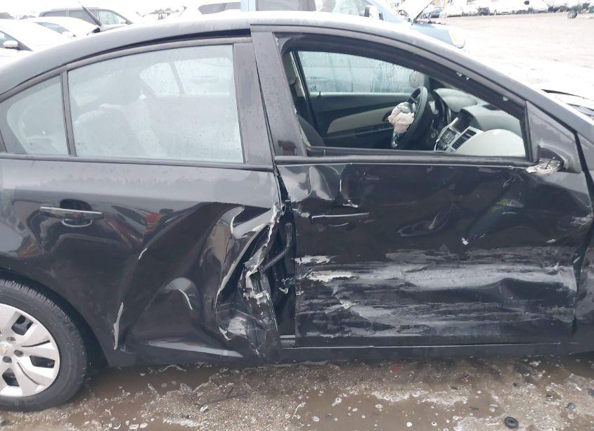 Photo 13 of 2013 Chevrolet Cruze LS AUTO (VIN 1G1PA5SG5D7318267)