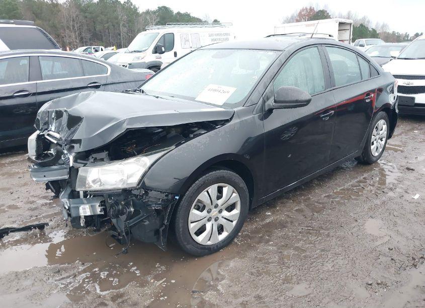 Photo 2 of 2013 Chevrolet Cruze LS AUTO (VIN 1G1PA5SG5D7318267)