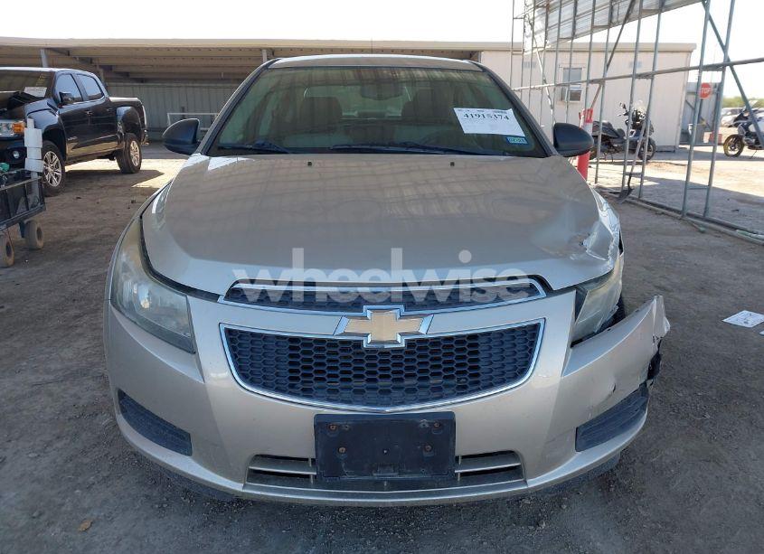 Photo 12 of 2014 Chevrolet Cruze LS AUTO (VIN 1G1PA5SG5E7116532)