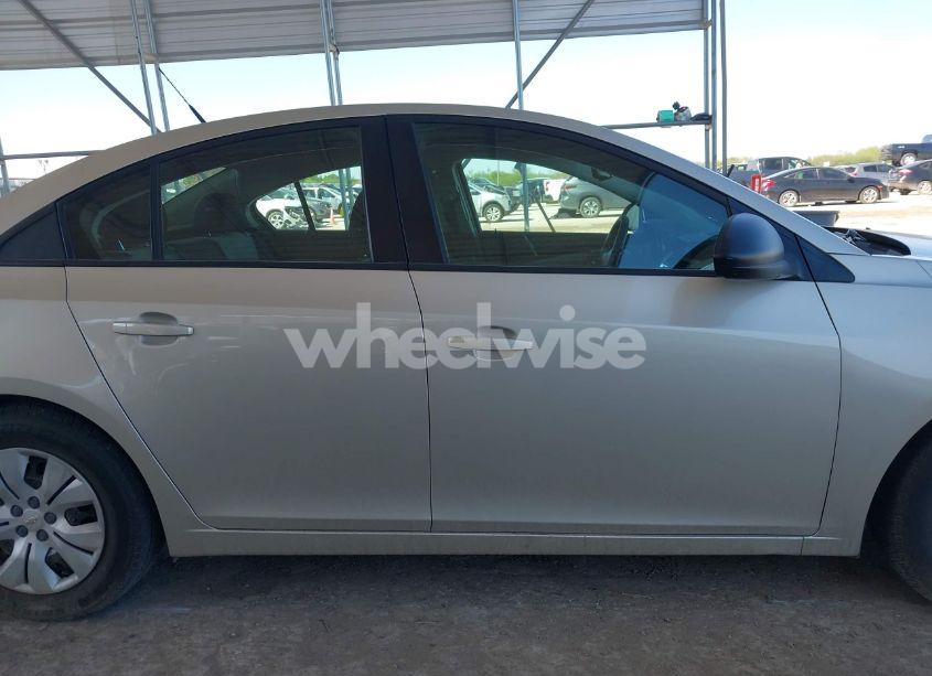 Photo 13 of 2014 Chevrolet Cruze LS AUTO (VIN 1G1PA5SG5E7116532)