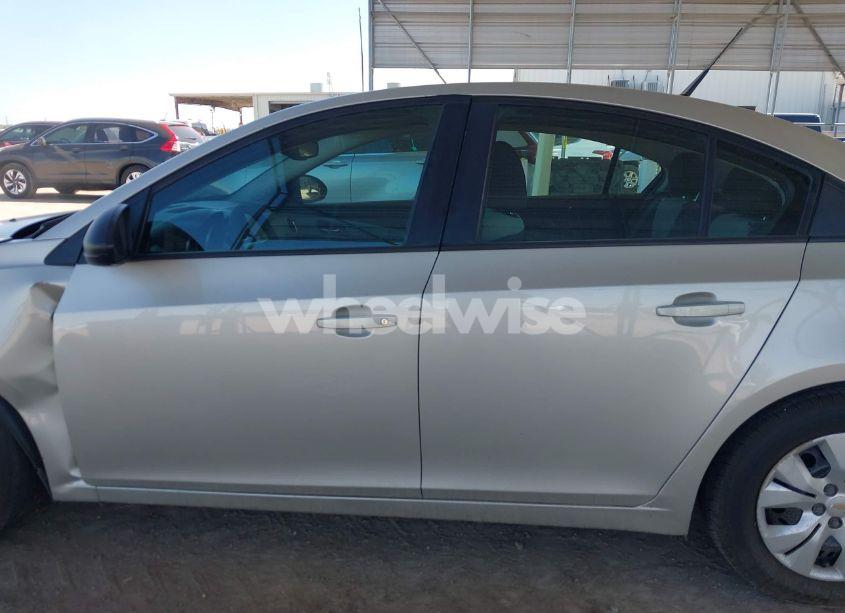 Photo 14 of 2014 Chevrolet Cruze LS AUTO (VIN 1G1PA5SG5E7116532)