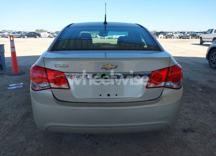 Photo 16 of 2014 Chevrolet Cruze LS AUTO (VIN 1G1PA5SG5E7116532)