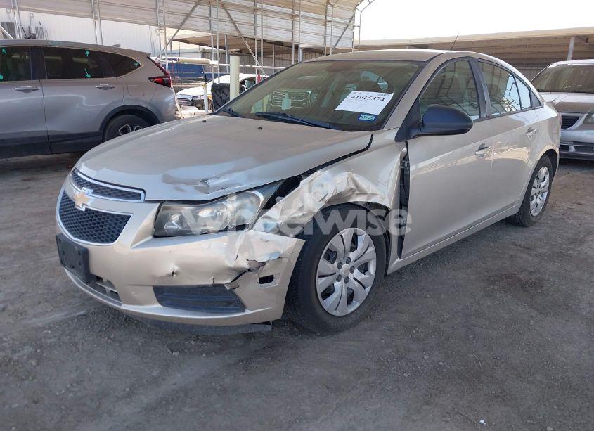 Photo 2 of 2014 Chevrolet Cruze LS AUTO (VIN 1G1PA5SG5E7116532)
