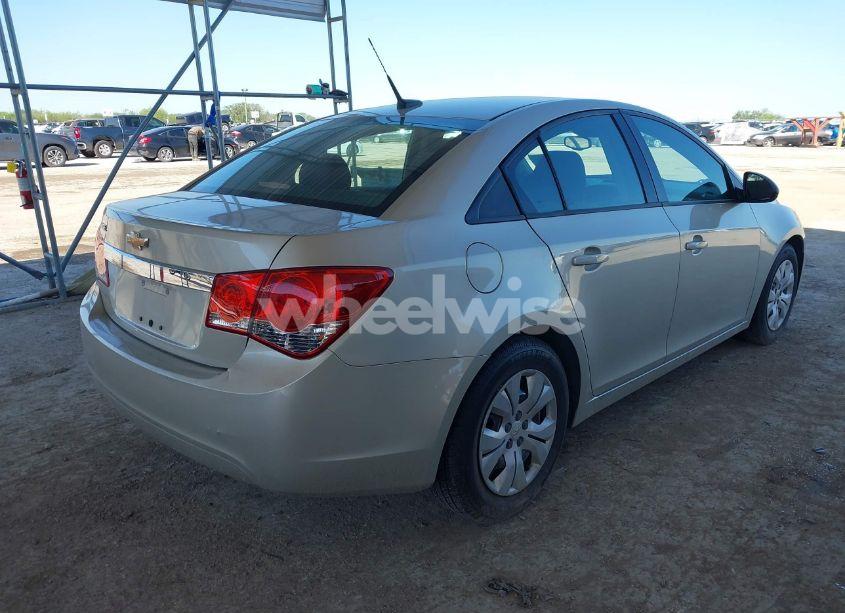 Photo 4 of 2014 Chevrolet Cruze LS AUTO (VIN 1G1PA5SG5E7116532)