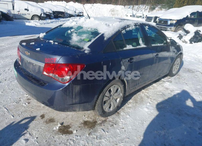 Photo 4 of 2014 Chevrolet Cruze LS AUTO (VIN 1G1PA5SG5E7183812)