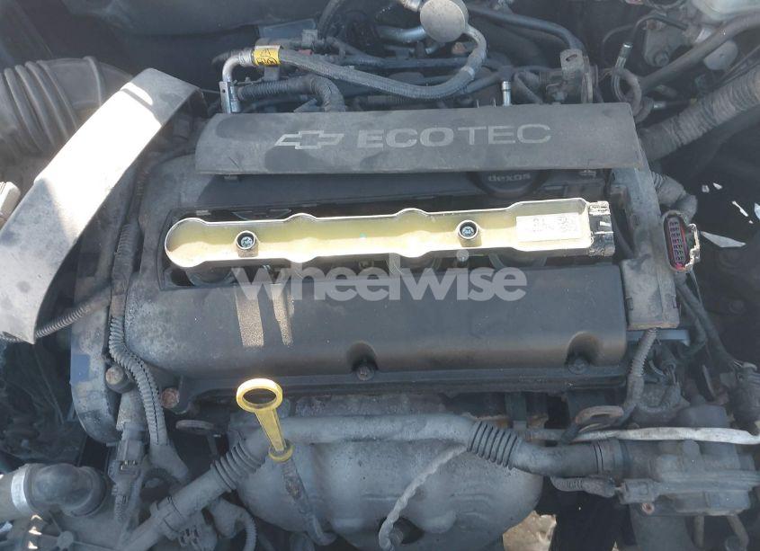 Photo 6 of 2014 Chevrolet Cruze LS AUTO (VIN 1G1PA5SG5E7183812)