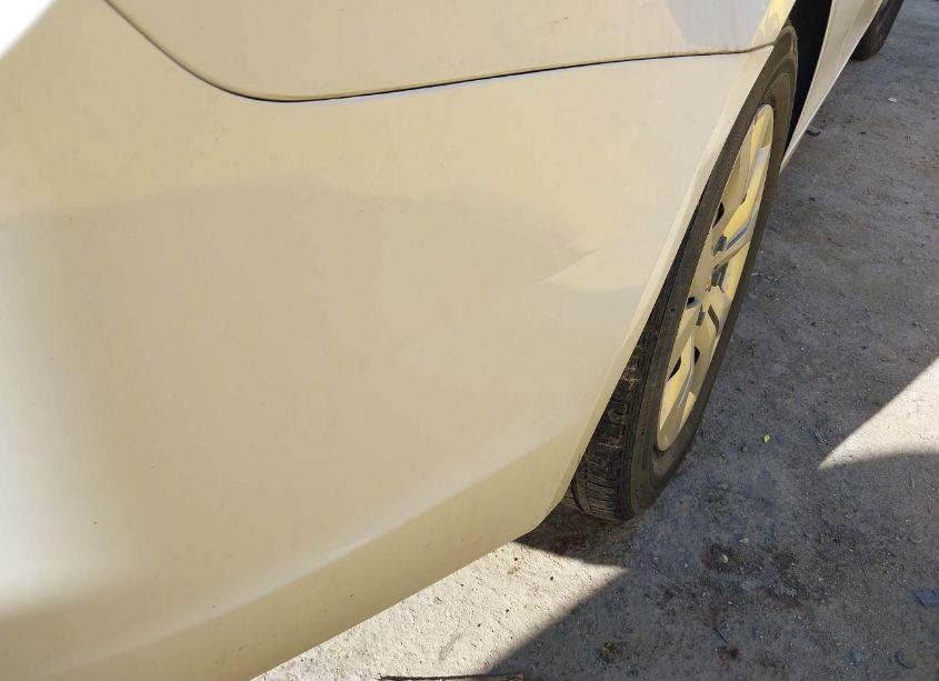 Photo 6 of 2014 Chevrolet Cruze LS AUTO (VIN 1G1PA5SG5E7188380)