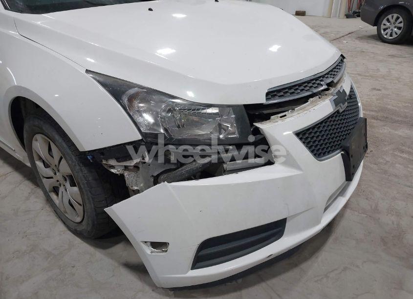 Photo 13 of 2014 Chevrolet Cruze LS AUTO (VIN 1G1PA5SG5E7207414)