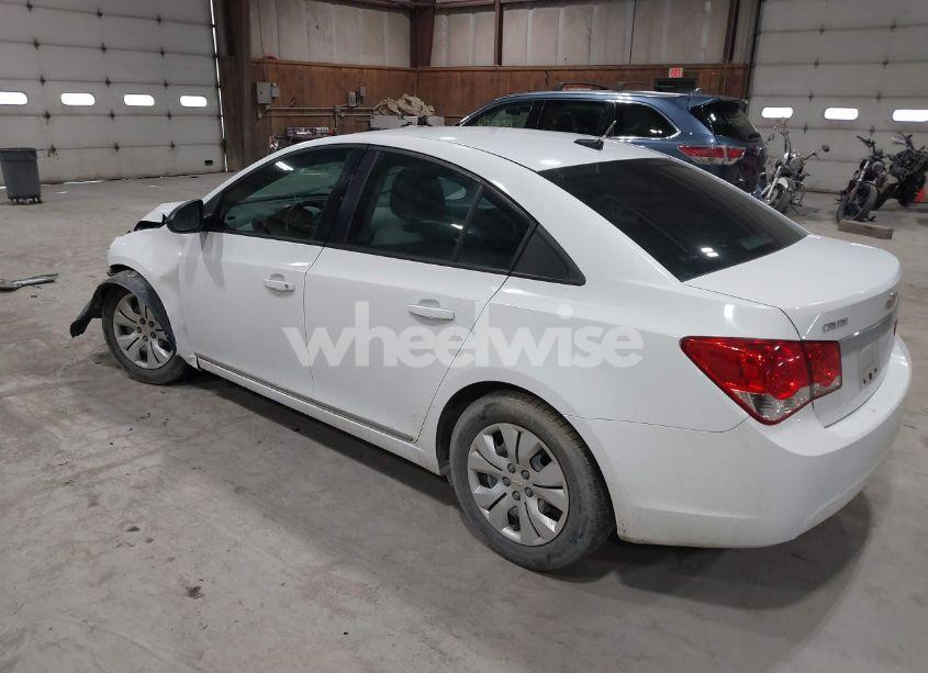 Photo 3 of 2014 Chevrolet Cruze LS AUTO (VIN 1G1PA5SG5E7207414)