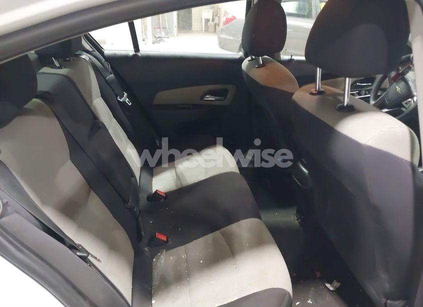 Photo 8 of 2014 Chevrolet Cruze LS AUTO (VIN 1G1PA5SG5E7207414)