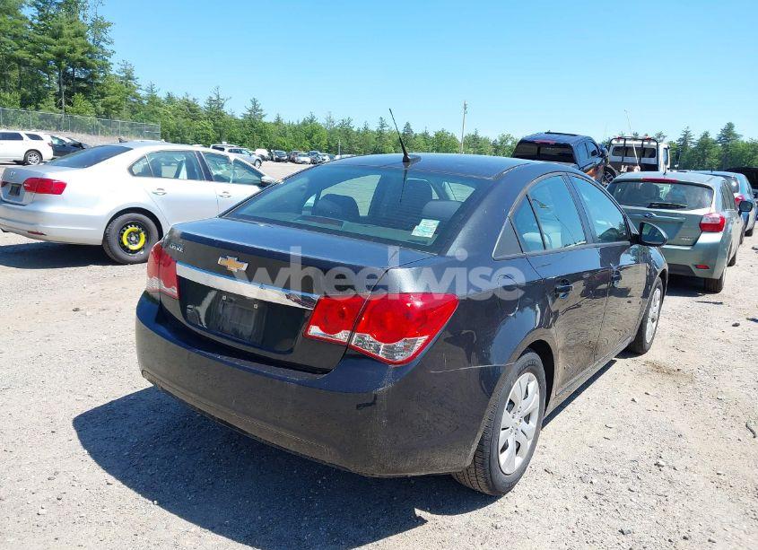 Photo 4 of 2014 Chevrolet Cruze LS AUTO (VIN 1G1PA5SG5E7319873)