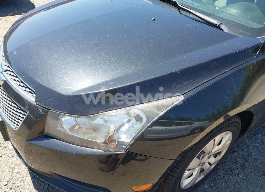 Photo 6 of 2014 Chevrolet Cruze LS AUTO (VIN 1G1PA5SG5E7319873)