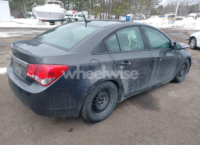 Photo 4 of 2014 Chevrolet Cruze LS AUTO (VIN 1G1PA5SG5E7364666)