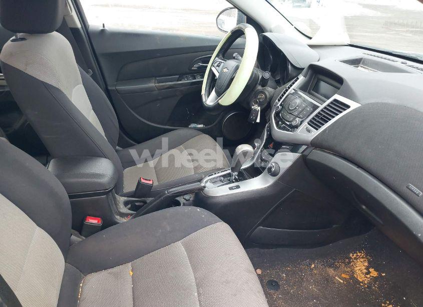 Photo 5 of 2014 Chevrolet Cruze LS AUTO (VIN 1G1PA5SG5E7364666)