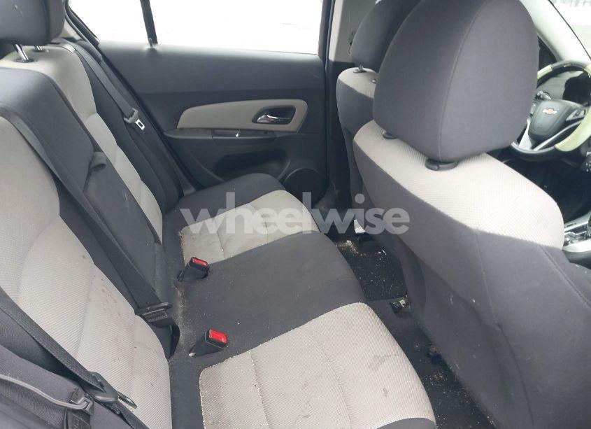 Photo 8 of 2014 Chevrolet Cruze LS AUTO (VIN 1G1PA5SG5E7364666)