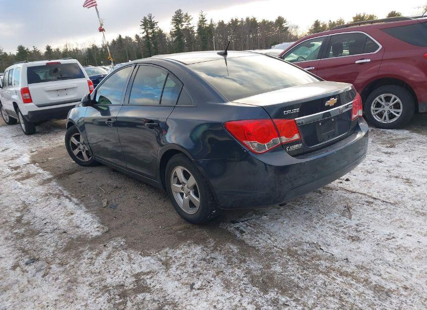 Photo 3 of 2014 Chevrolet Cruze LS AUTO (VIN 1G1PA5SG5E7445439)